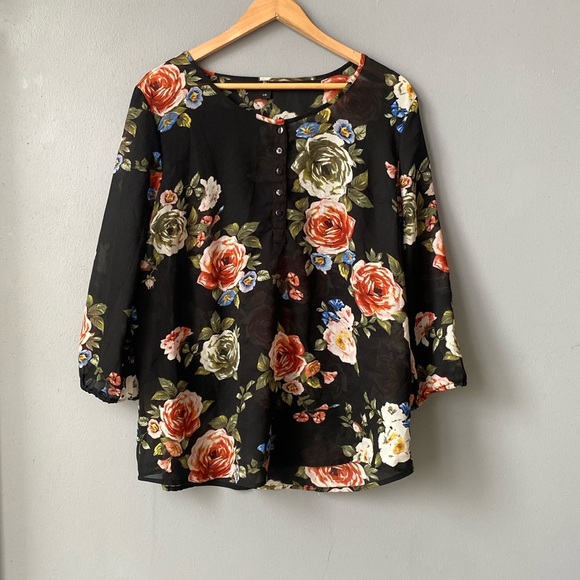 Tops - BLack Floral Blouse